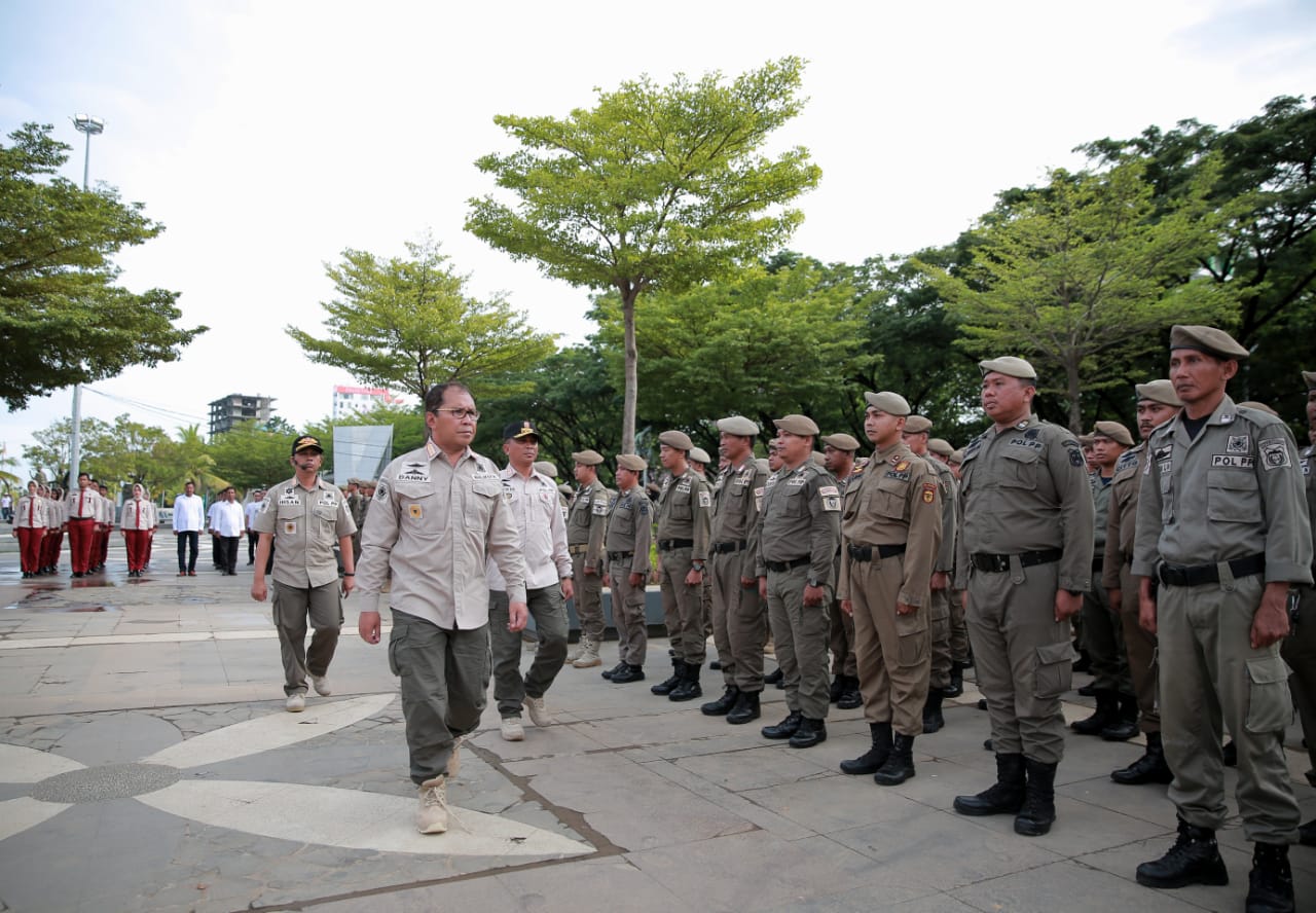 Gelar Apel Akbar, Danny Beri Pengarahan Ratusan Satpol PP Kota Makassar